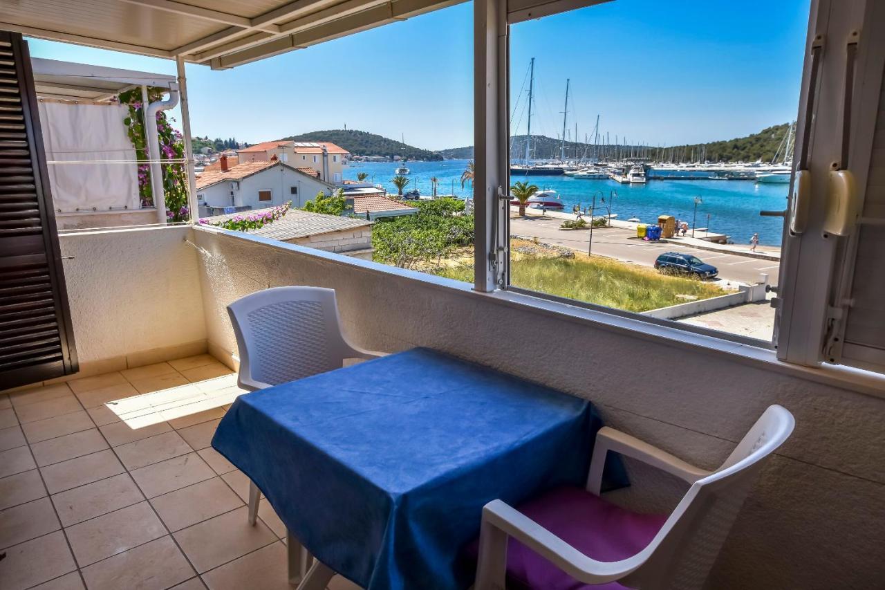 Apartments Sime Rogoznica  Luaran gambar