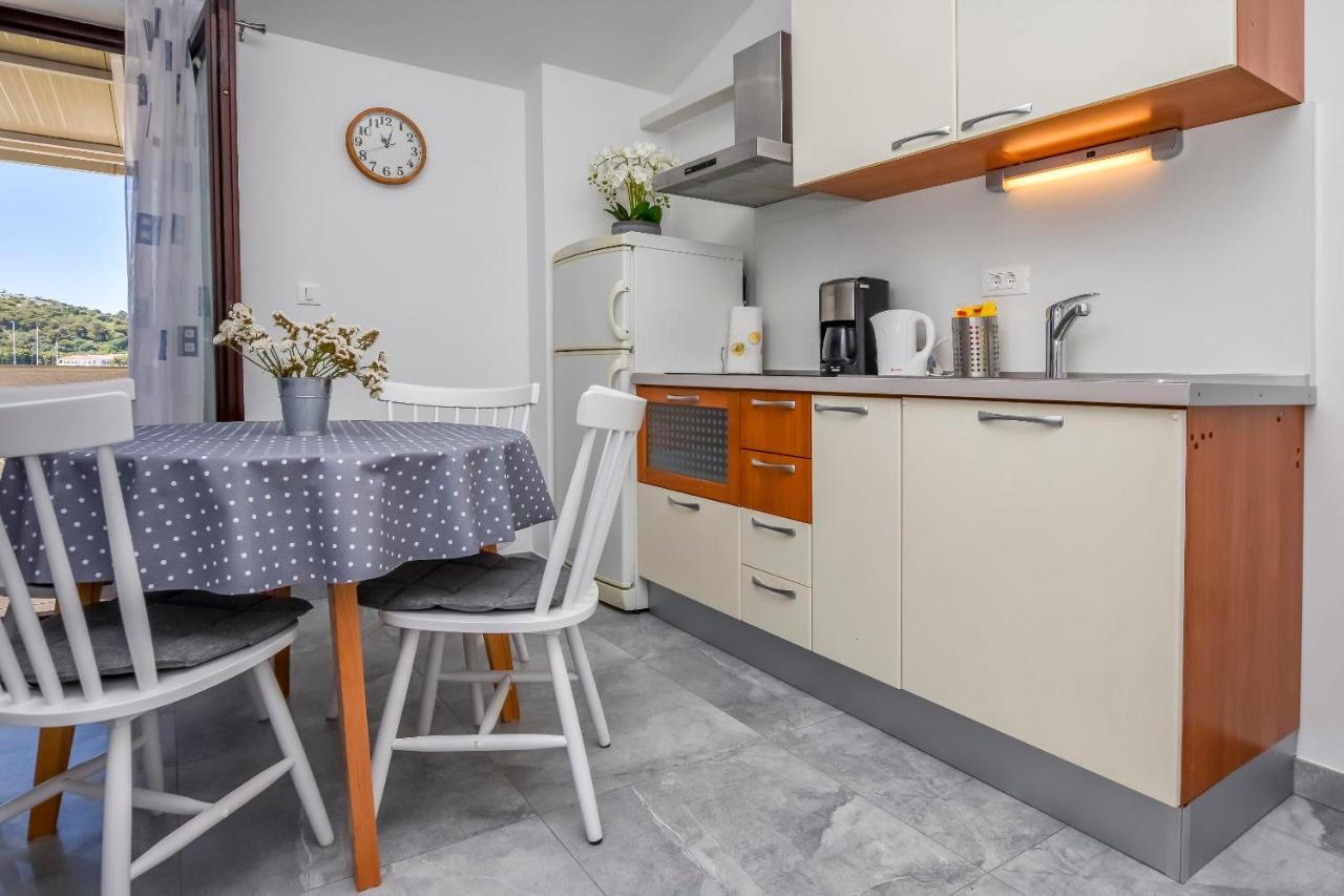 Apartments Sime Rogoznica  Luaran gambar