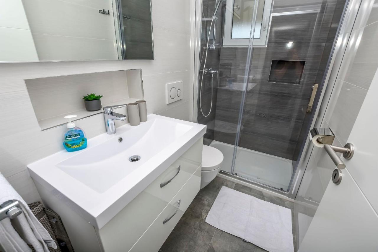 Apartments Sime Rogoznica  Luaran gambar