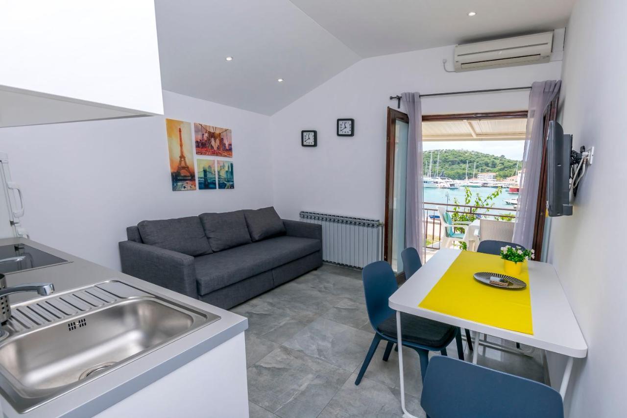 Apartments Sime Rogoznica  Luaran gambar