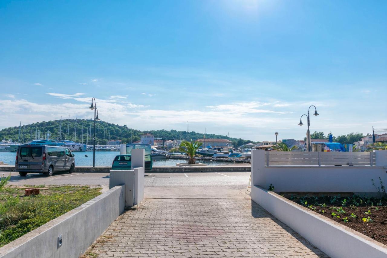 Apartments Sime Rogoznica  Luaran gambar