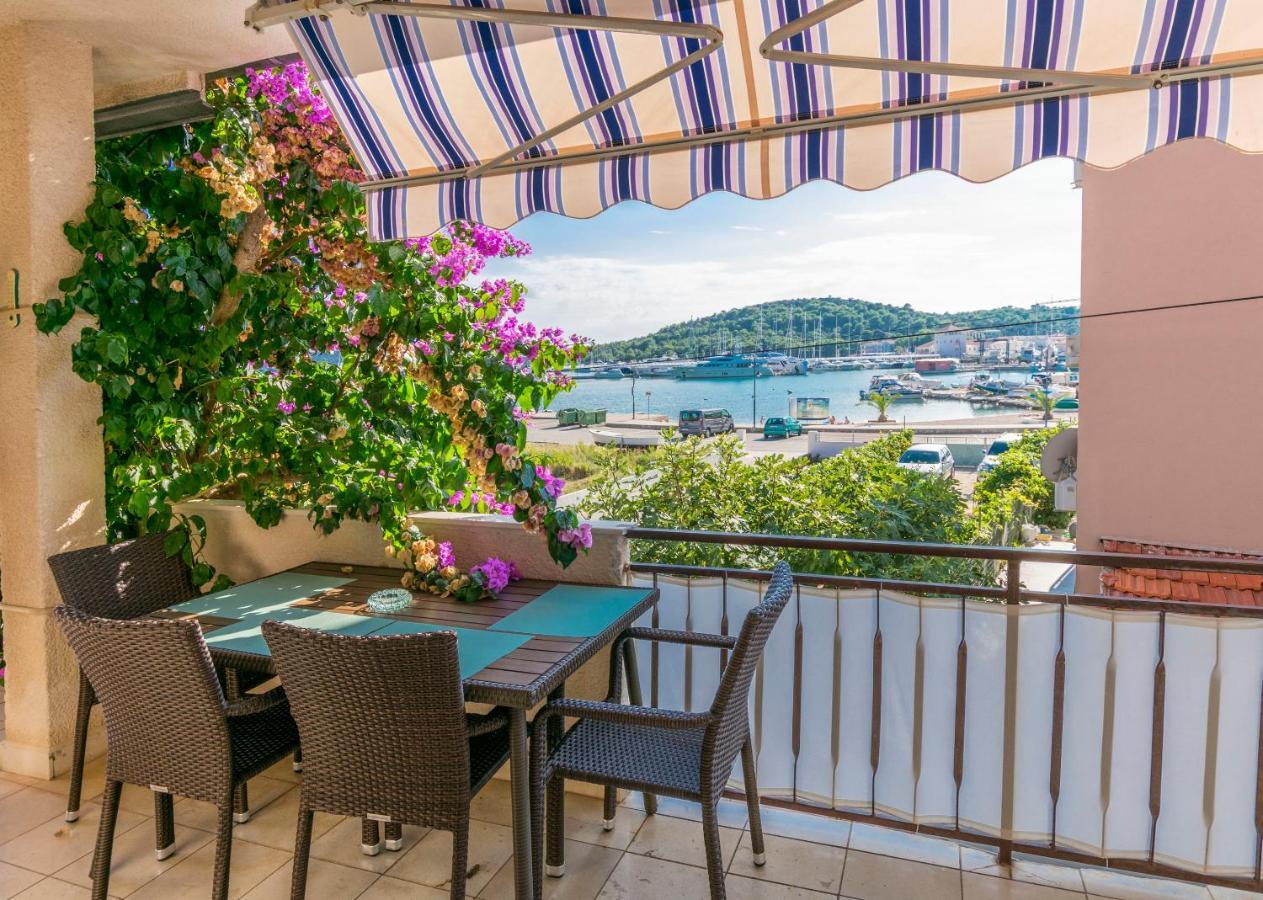 Apartments Sime Rogoznica  Luaran gambar