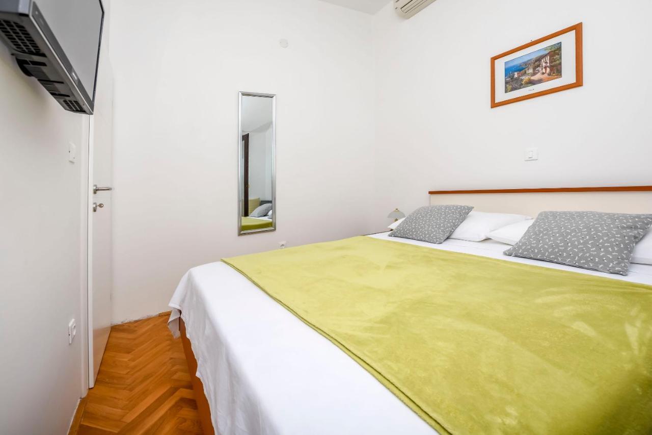 Apartments Sime Rogoznica  Luaran gambar